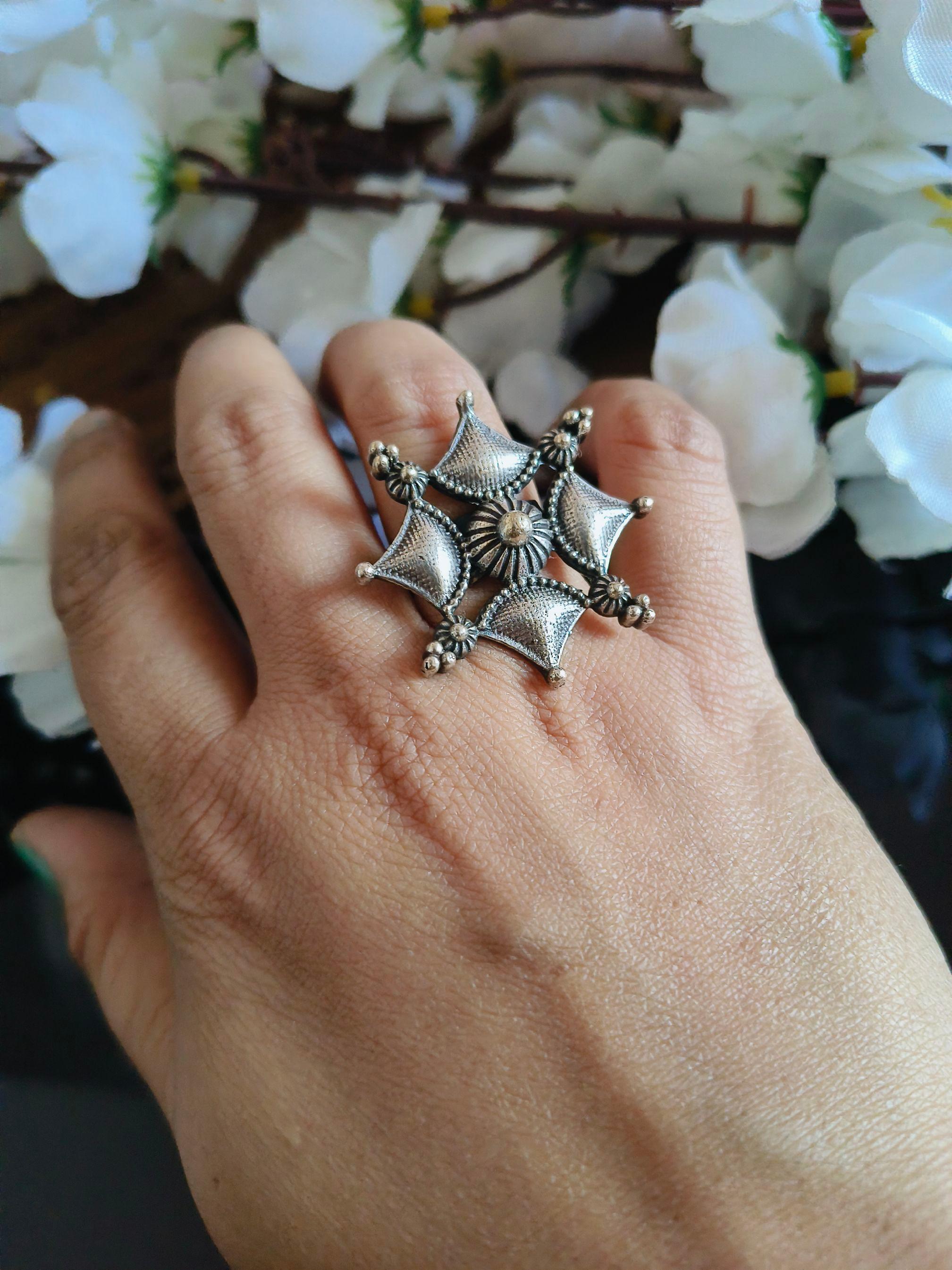 Floral Oxidized Ring