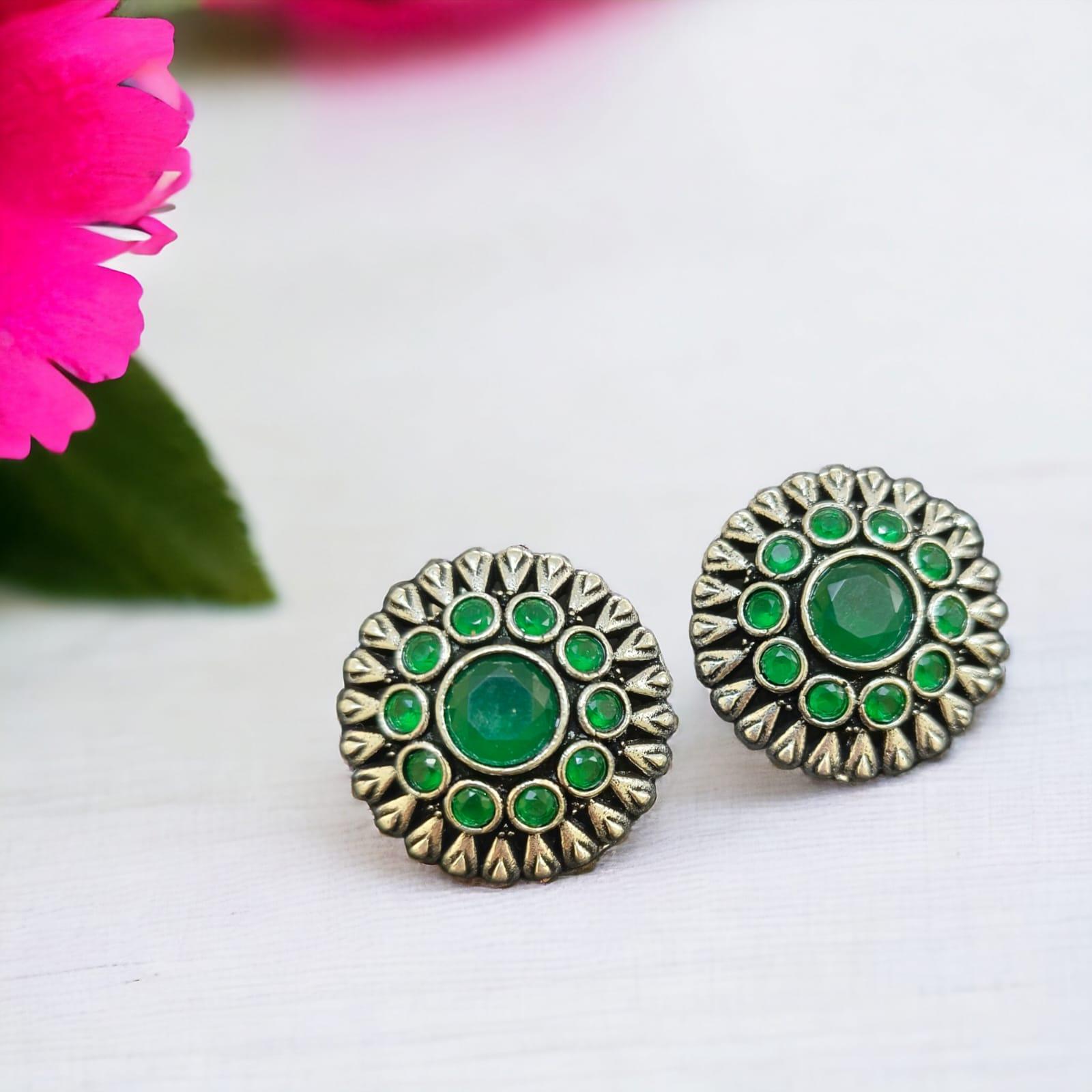 small stud earrings under 250