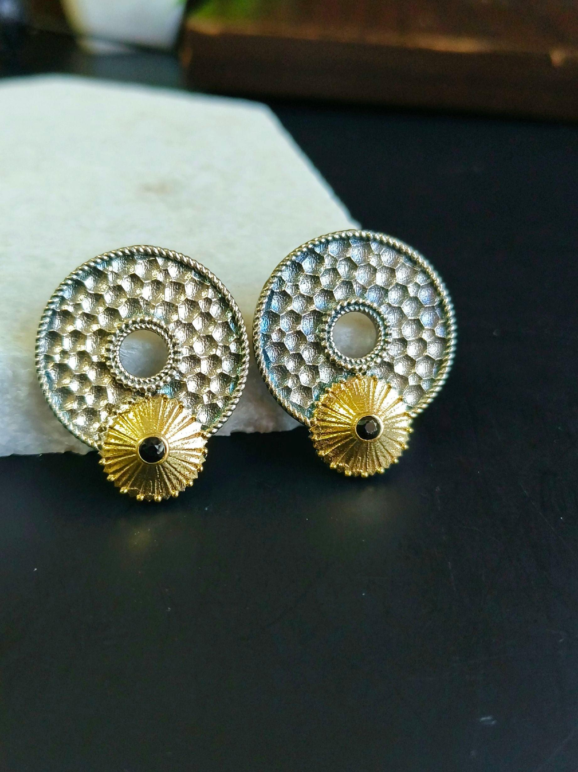 Oxidised Studs