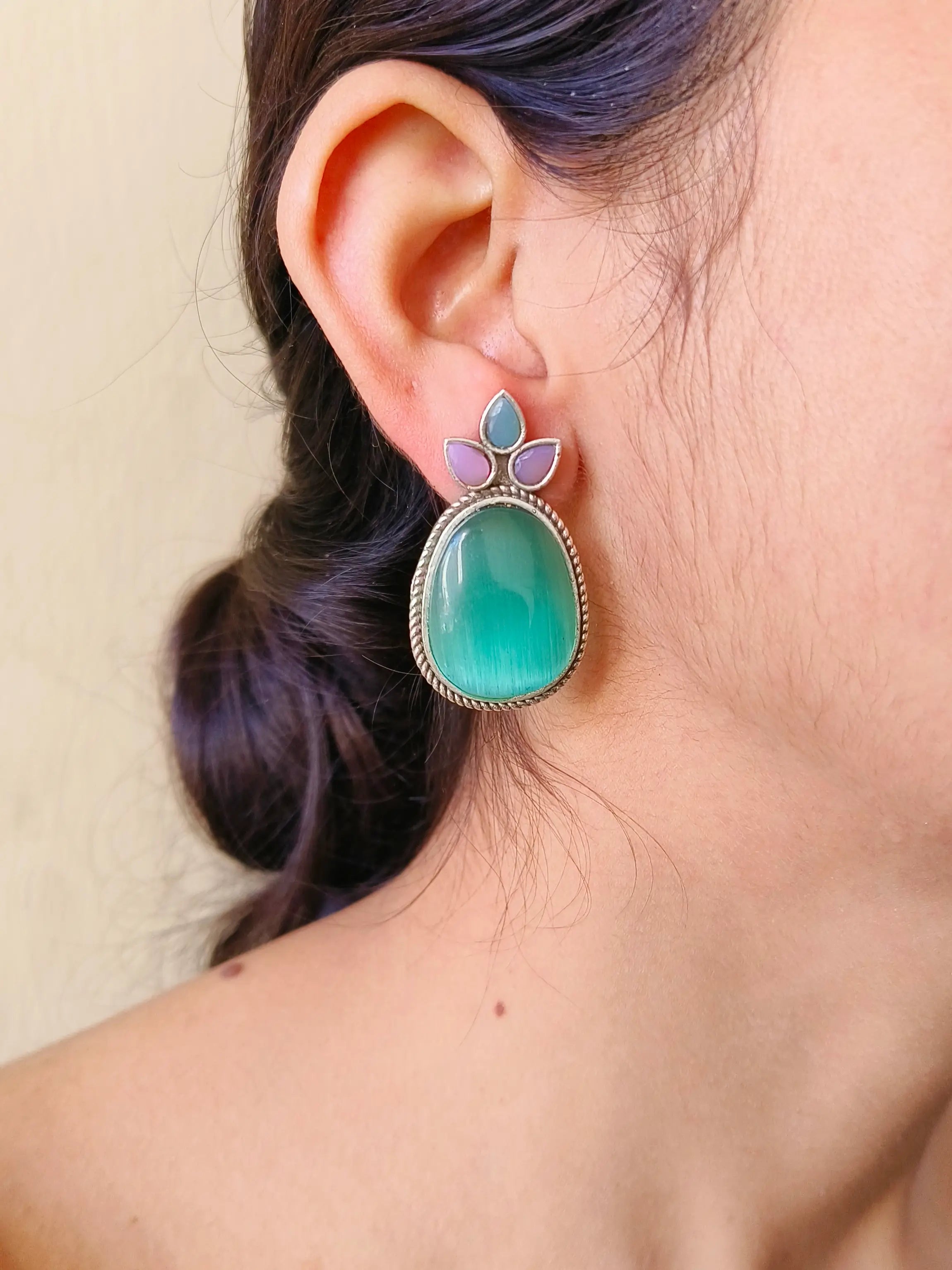 Shop Monalisa Oval Casual Stud Earrings Online | Sarichka