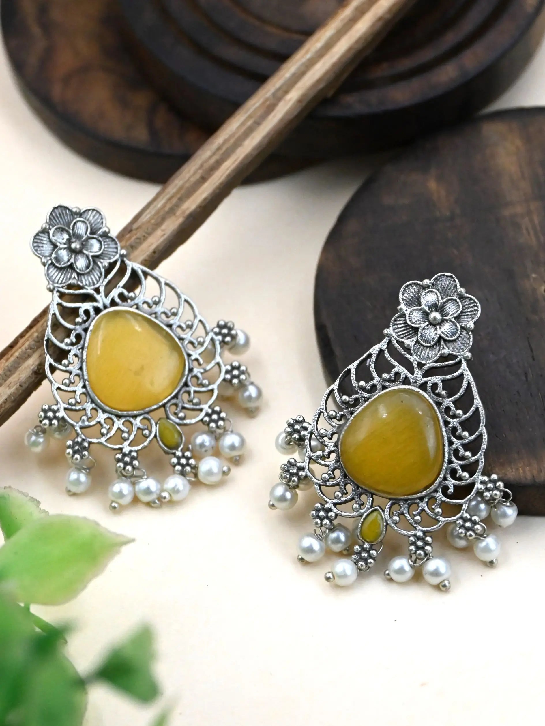 Monalisa Pearl Silver-Plated Oxidized Stud Earrings for Ethnic Wear | Sarichka