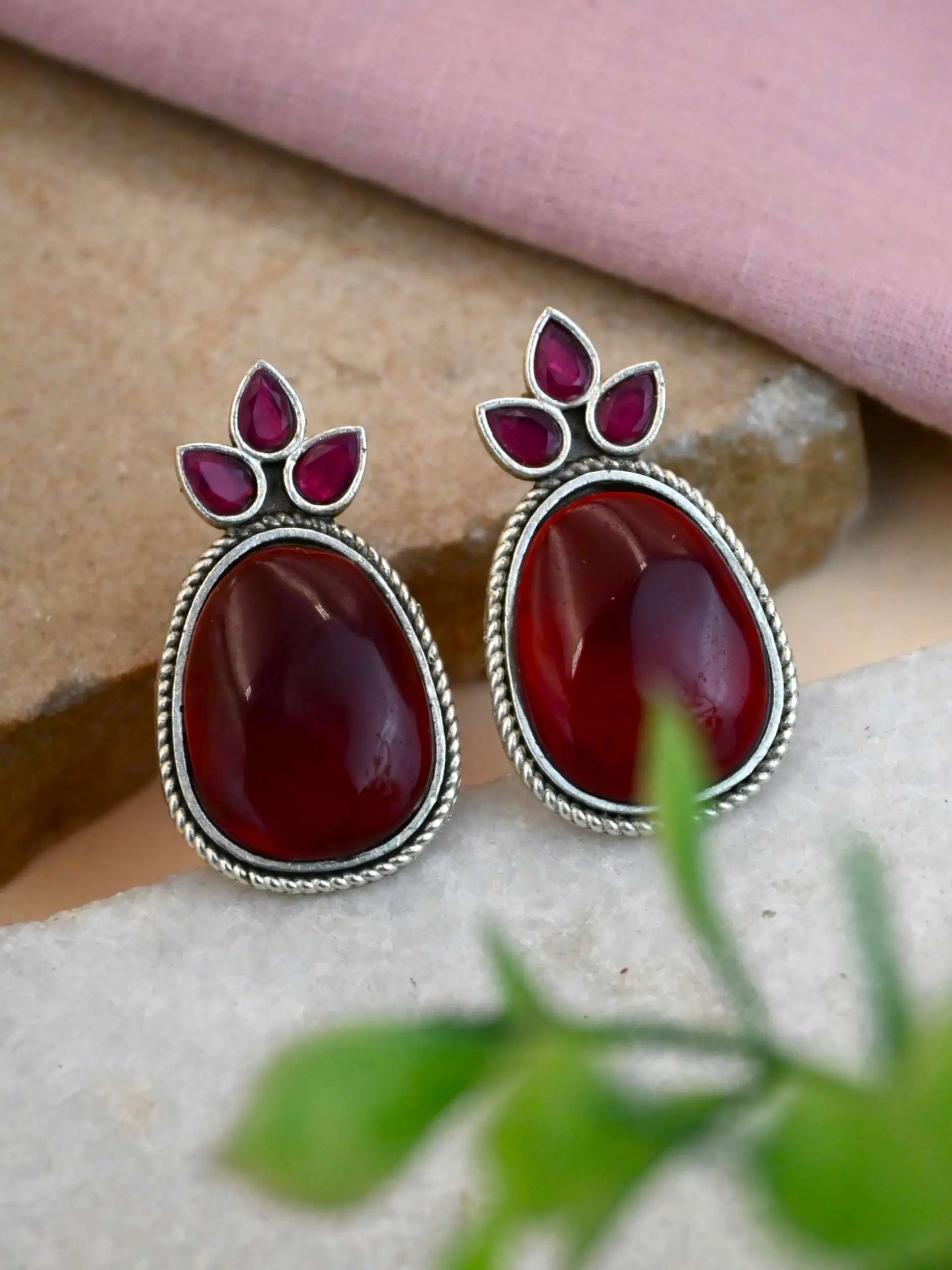 Shop Monalisa Oval Casual Stud Earrings Online | Sarichka