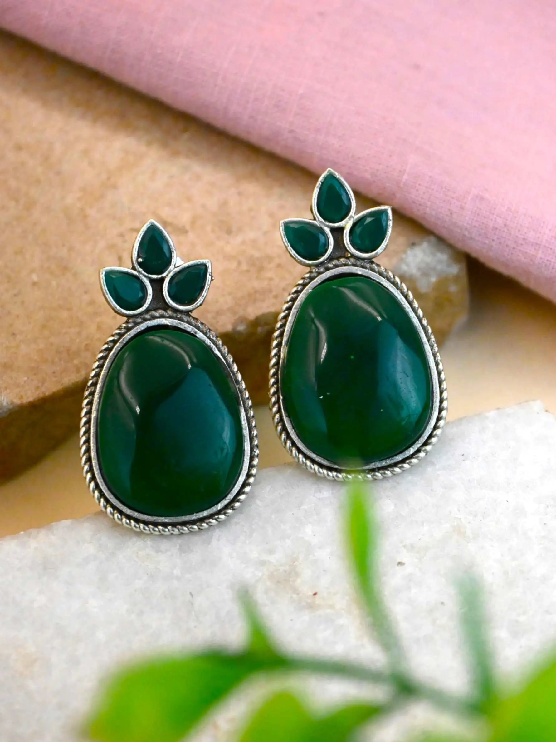 Shop Monalisa Oval Casual Stud Earrings Online | Sarichka