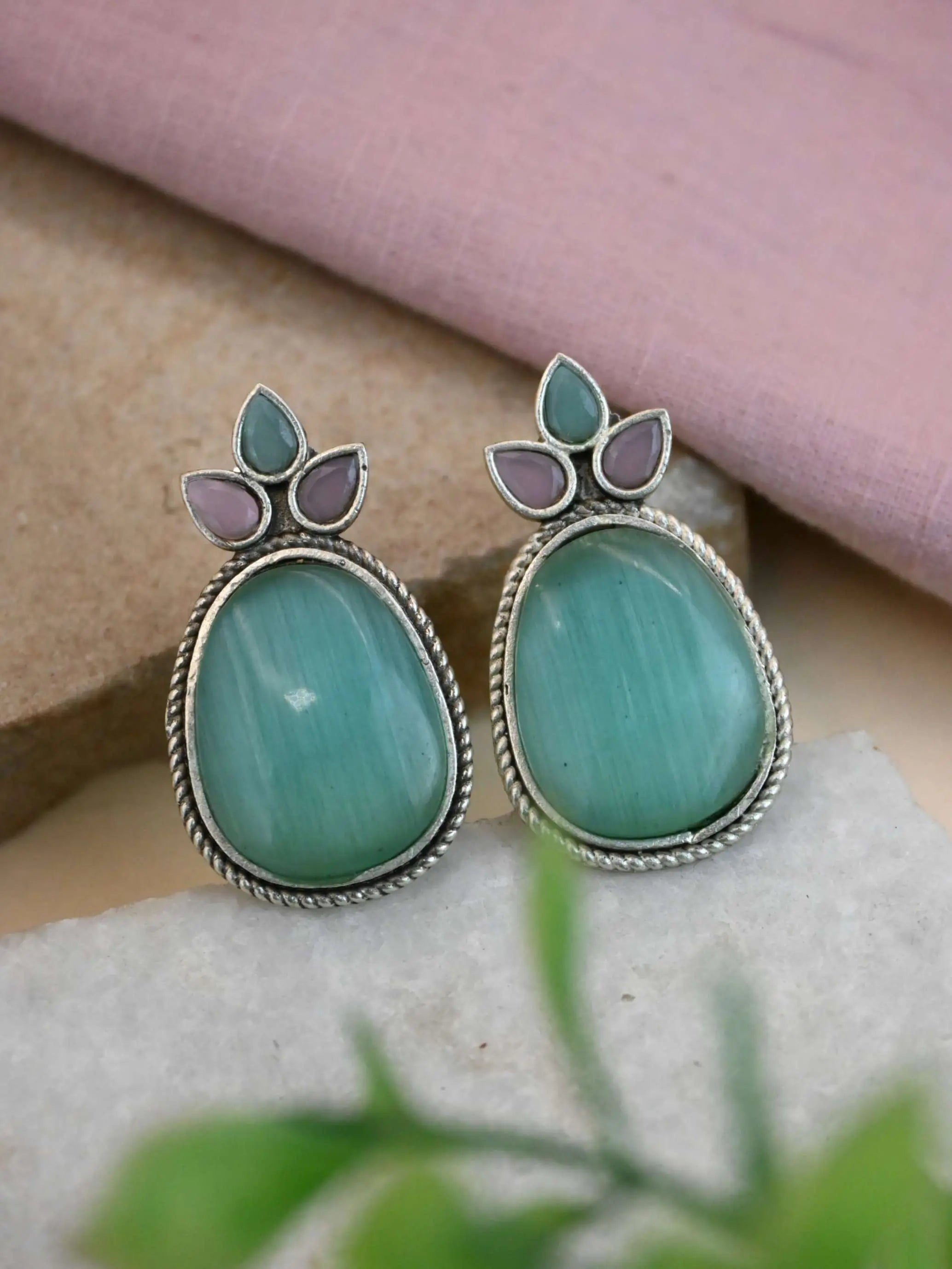 Shop Monalisa Oval Casual Stud Earrings Online | Sarichka