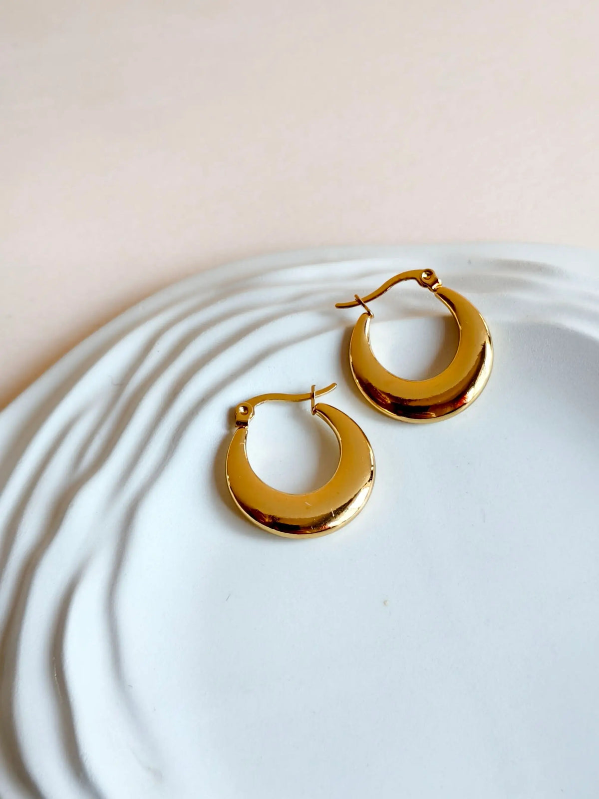 Anti-Tarnish Gold Contemporary Hoop Earrings | AMOLA
