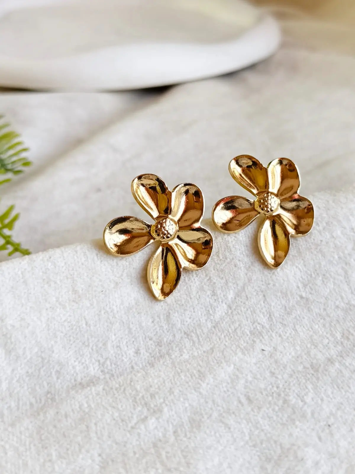 Golden Floral Anti-Tarnish Elegant Studs | Sarichka